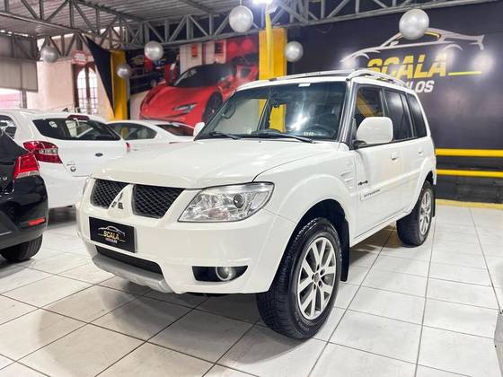 MITSUBISHI PAJERO TR4 2.0 4X4 16V 140CV FLEX 4P AUTOMÁTICO MITSUBISHI PAJERO TR4 2.0 4X4 16V 140CV FLEX 4P AUTOMÁTICO